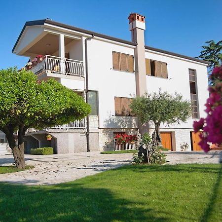 Apartments Vili Umag Exterior photo